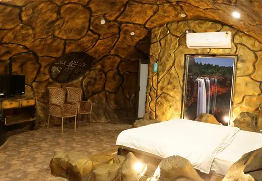 Cave Executive Room - The River Park Resort