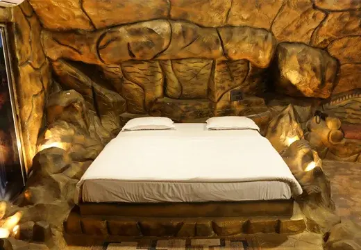 Cave Mahal - The River Park Resort